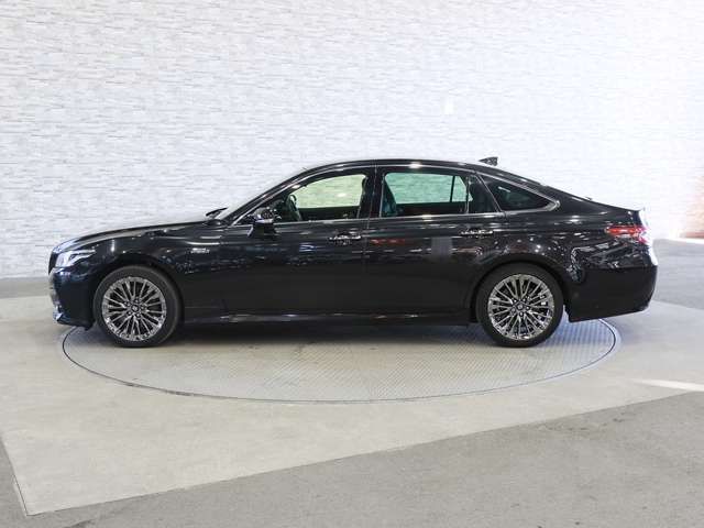 TOYOTA CROWN SEDAN HYBRID 2019 Image 31