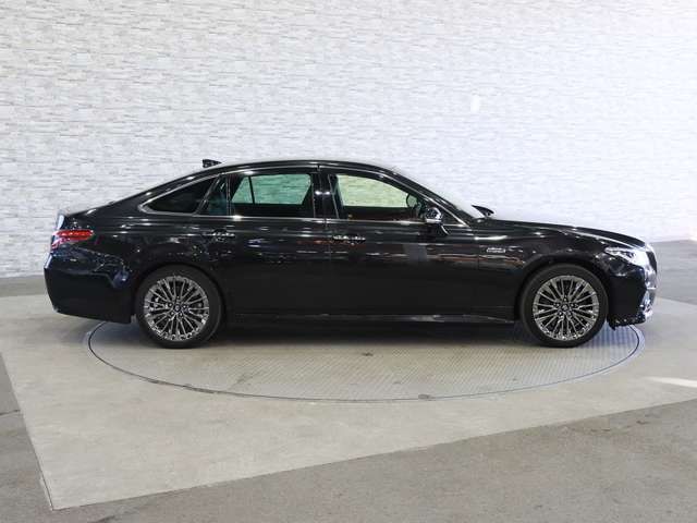 TOYOTA CROWN SEDAN HYBRID 2019 Image 31