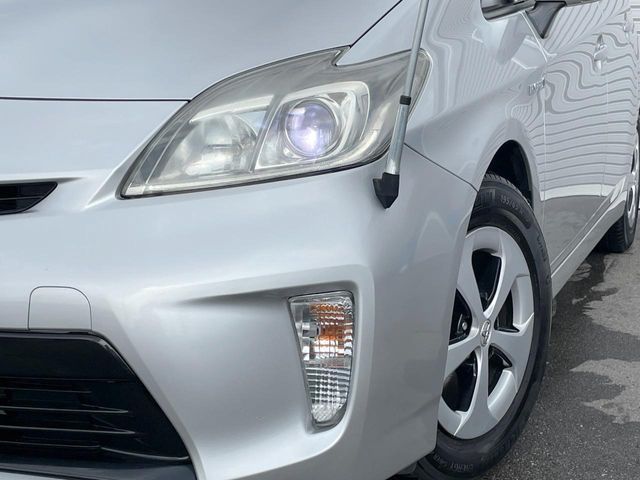 TOYOTA PRIUS 2013 Image 31