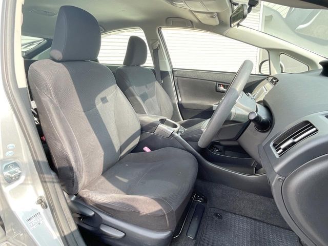 TOYOTA PRIUS 2013 Image 31