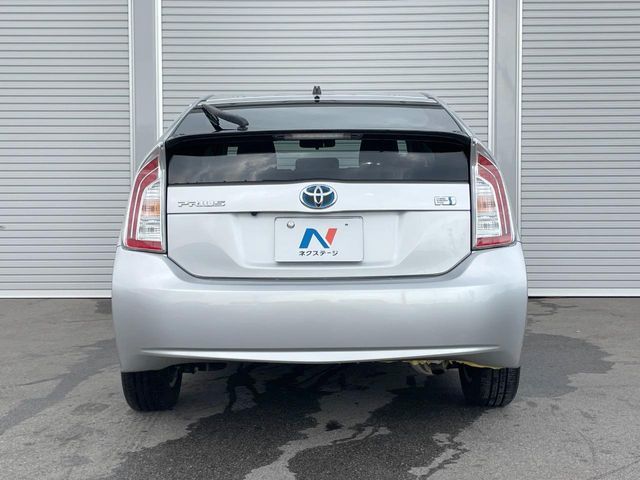 TOYOTA PRIUS 2013 Image 31