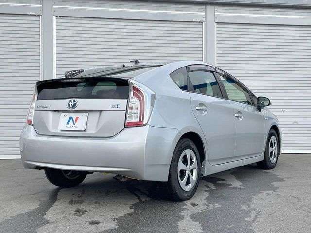 TOYOTA PRIUS 2013 Image 31