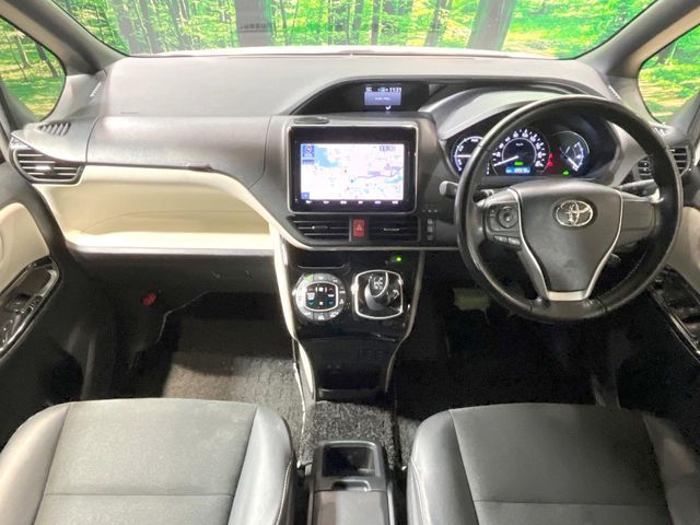 TOYOTA NOAH HYBRID 2018 Image 31