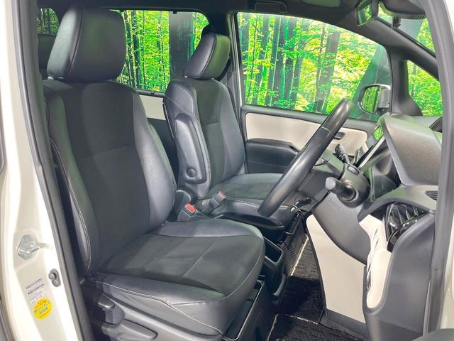 TOYOTA NOAH HYBRID 2018 Image 31