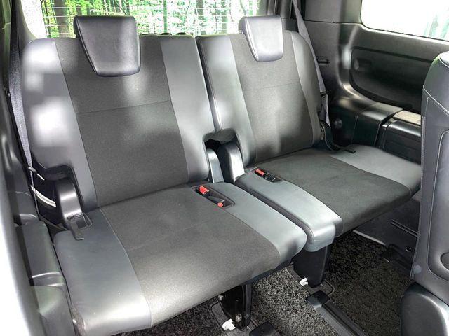 TOYOTA NOAH HYBRID 2018 Image 31