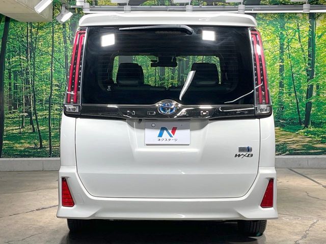 TOYOTA NOAH HYBRID 2018 Image 31
