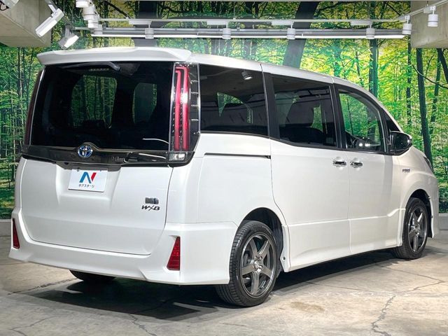 TOYOTA NOAH HYBRID 2018 Image 31