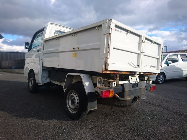 DAIHATSU HIJET TRUCK 4WD 2017 Image 31