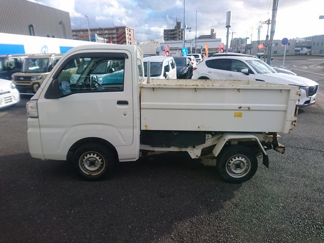 DAIHATSU HIJET TRUCK 4WD 2017 Image 31