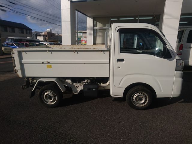 DAIHATSU HIJET TRUCK 4WD 2017 Image 31