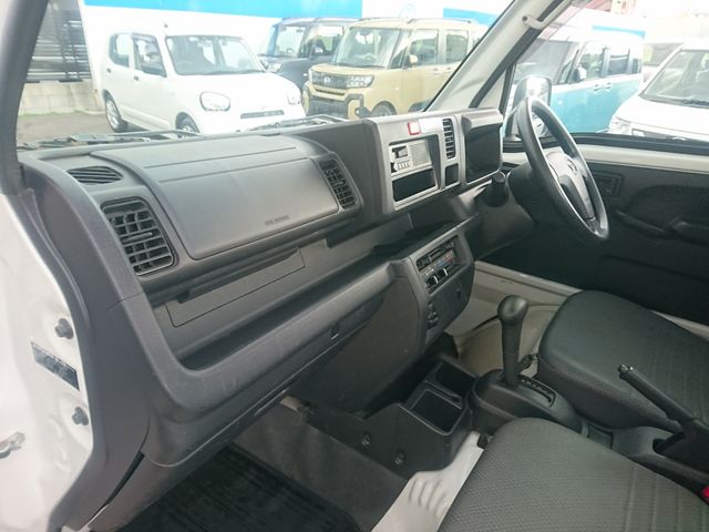 DAIHATSU HIJET TRUCK 4WD 2017 Image 31