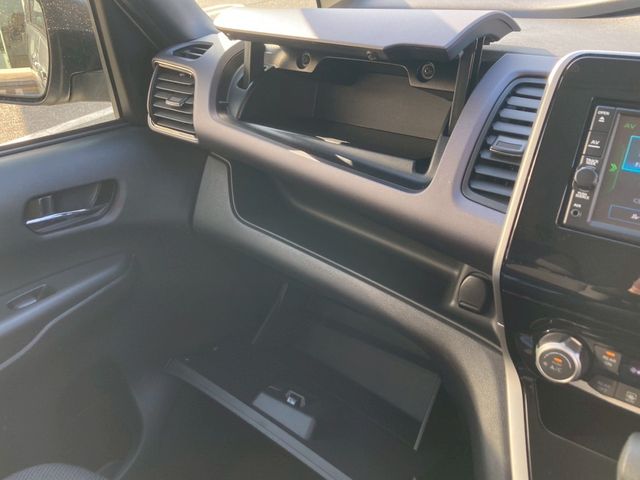 NISSAN SERENA  WG 2018 Image 31