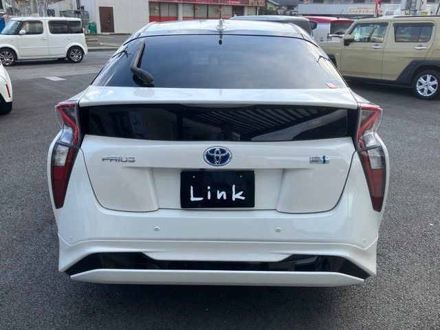 TOYOTA PRIUS 2018 Image 31