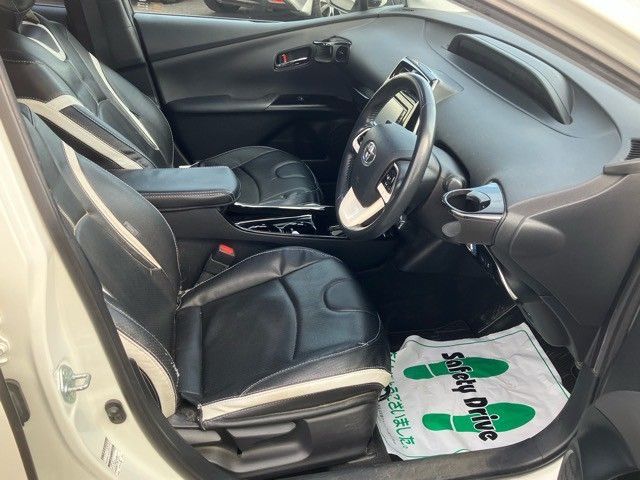 TOYOTA PRIUS 2018 Image 31