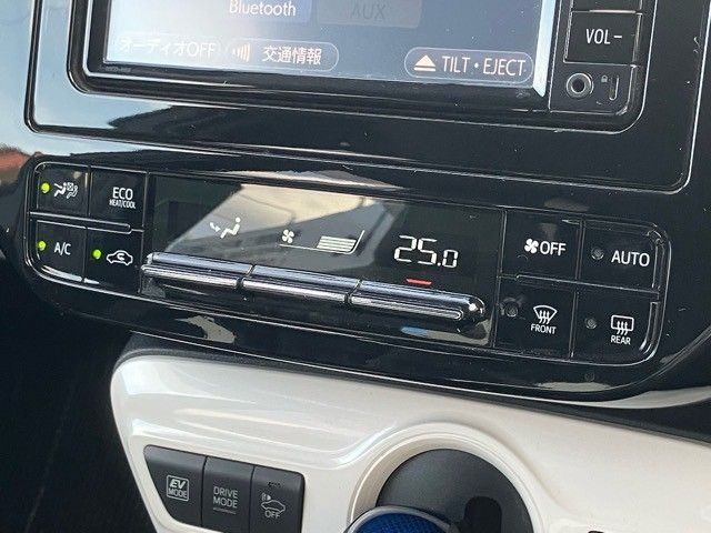 TOYOTA PRIUS 2018 Image 31