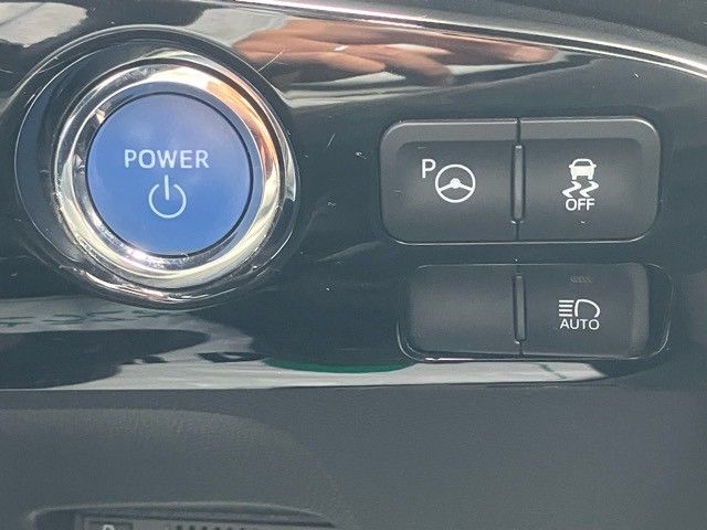 TOYOTA PRIUS 2018 Image 31