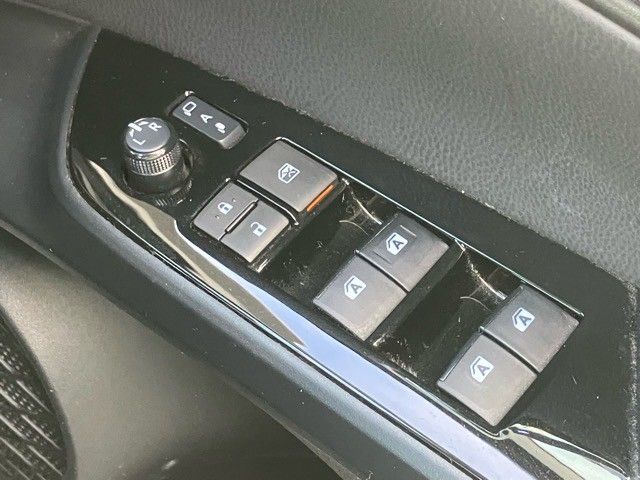 TOYOTA PRIUS 2018 Image 31