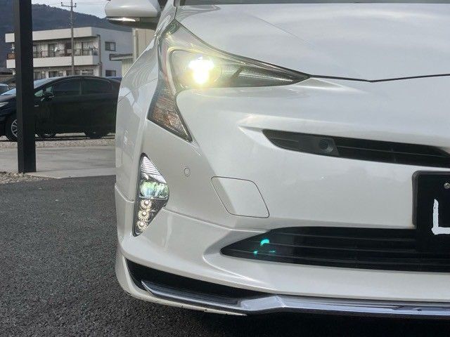 TOYOTA PRIUS 2018 Image 31