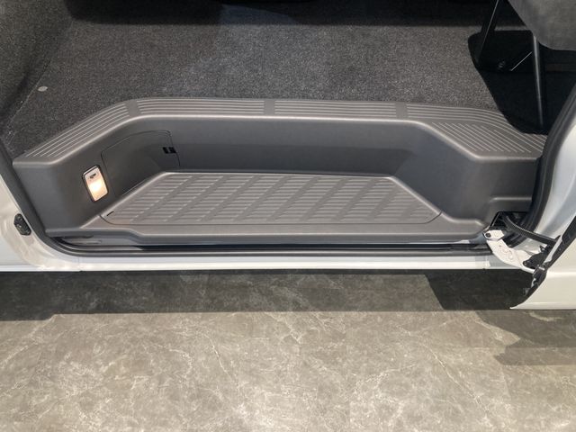 TOYOTA HIACE WAGON 4WD 2025 Image 31