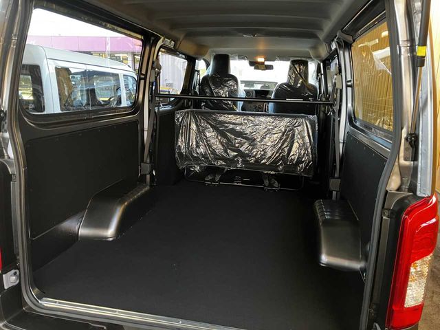 NISSAN CARAVAN VAN 2WD 2025 Image 31