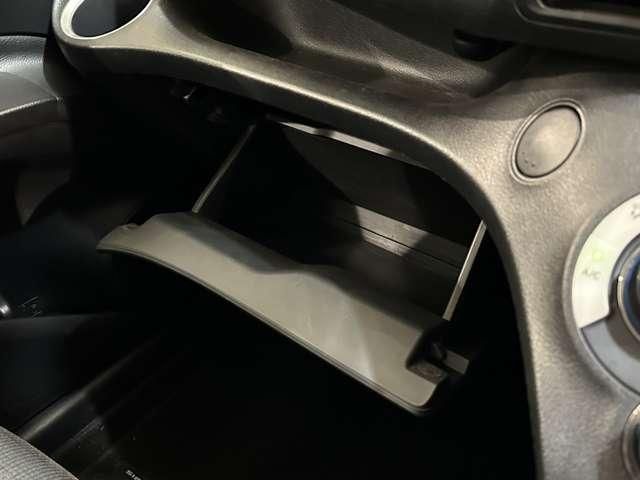 TOYOTA SIENTA HYBRID 2016 Image 31