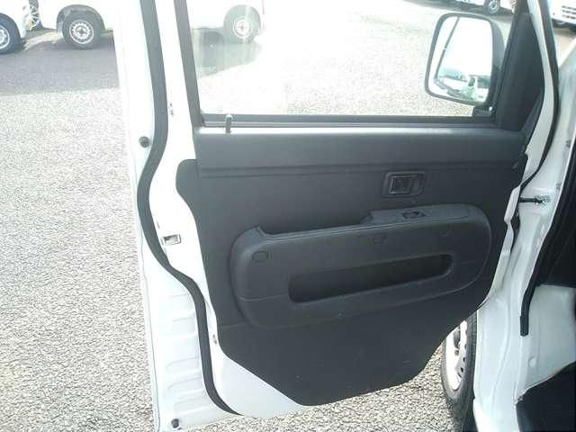 DAIHATSU HIJET CARGO 4WD 2017 Image 31