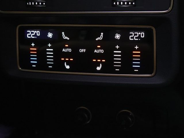 AUDI RS Q8 2023 Image 31