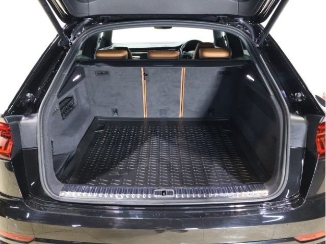 AUDI RS Q8 2023 Image 31