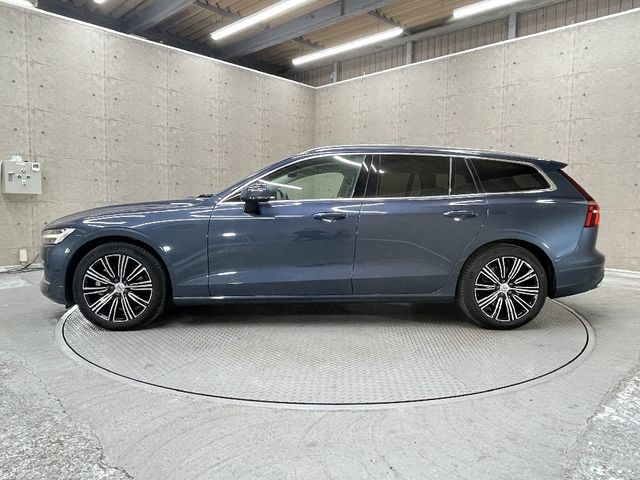 VOLVO V60 2019 Image 31