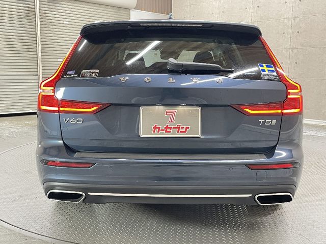 VOLVO V60 2019 Image 31