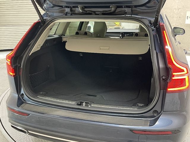 VOLVO V60 2019 Image 31