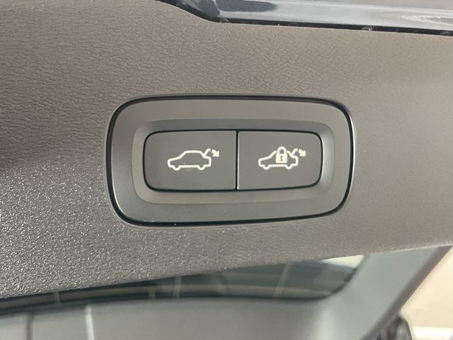 VOLVO V60 2019 Image 31