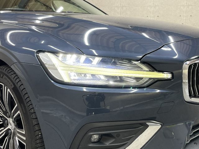 VOLVO V60 2019 Image 31