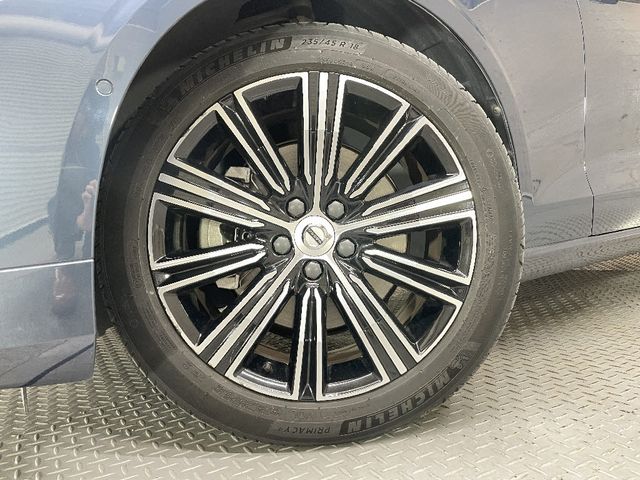 VOLVO V60 2019 Image 31