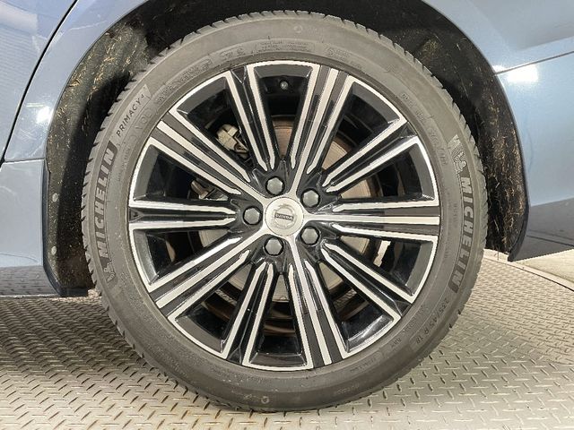 VOLVO V60 2019 Image 31