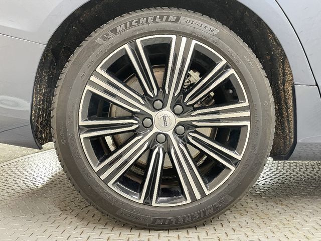 VOLVO V60 2019 Image 31
