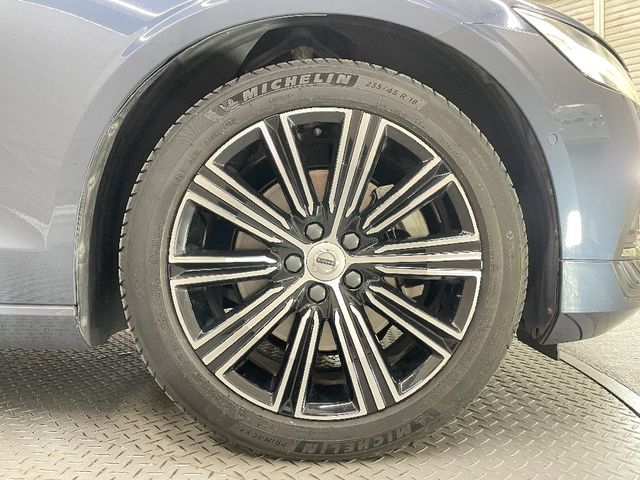 VOLVO V60 2019 Image 31