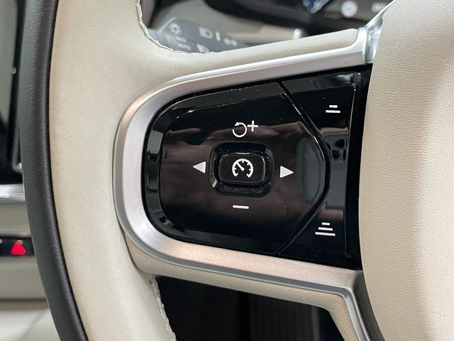 VOLVO V60 2019 Image 31