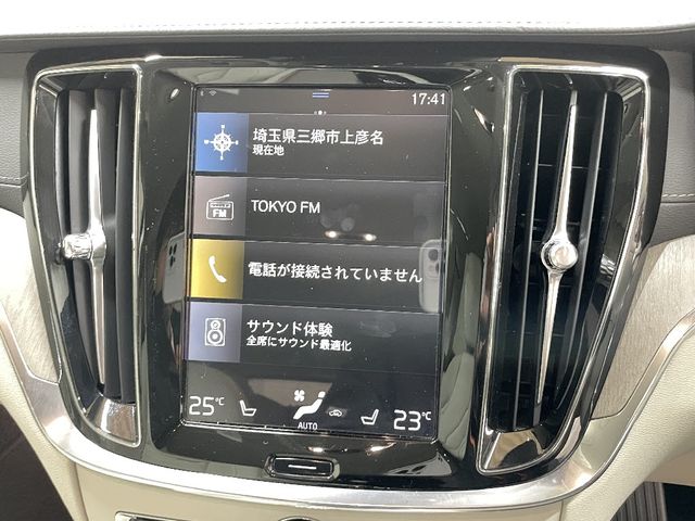 VOLVO V60 2019 Image 31