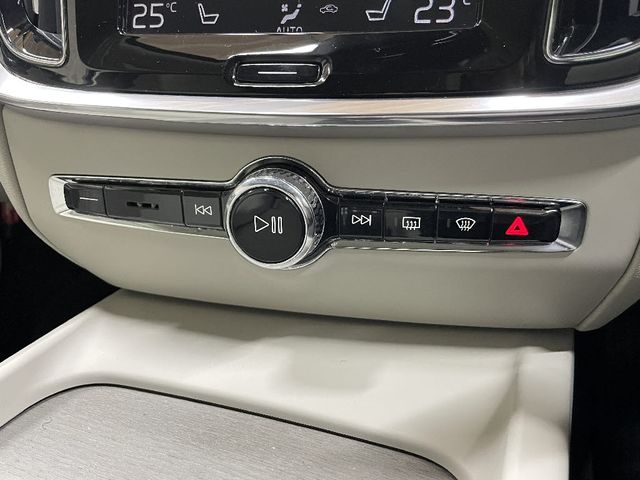 VOLVO V60 2019 Image 31