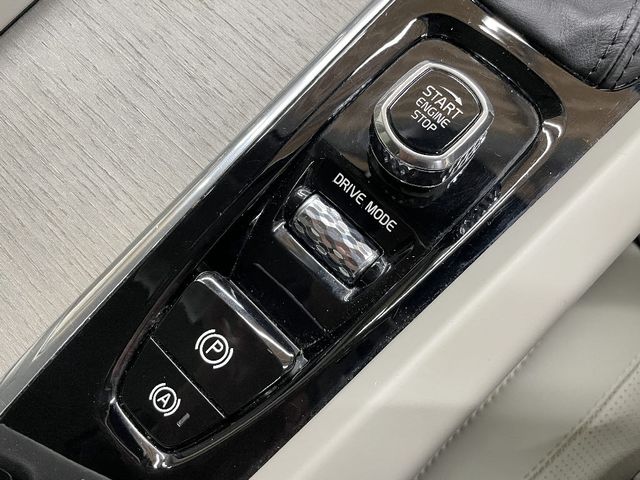 VOLVO V60 2019 Image 31