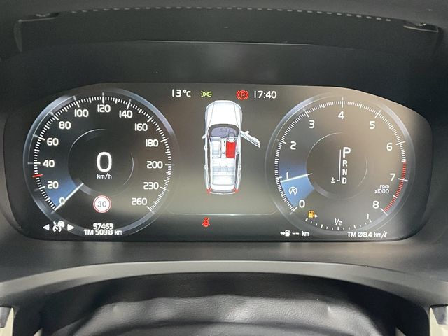 VOLVO V60 2019 Image 31