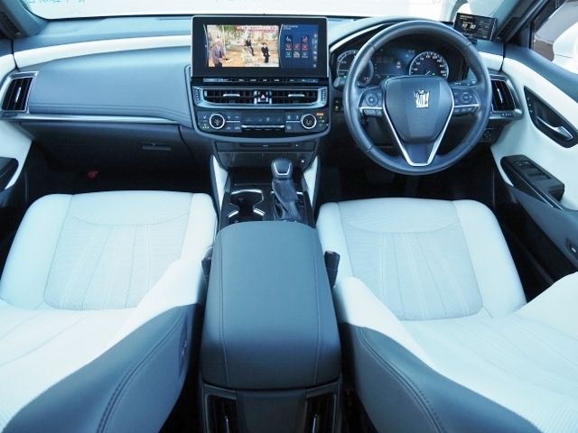 TOYOTA CROWN SEDAN HYBRID 4 2021 Image 31