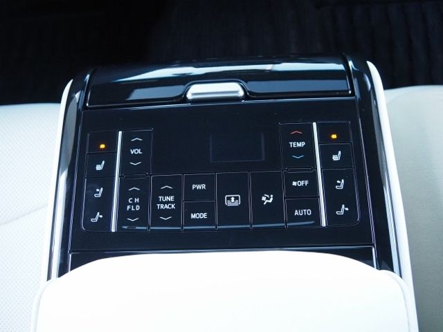 TOYOTA CROWN SEDAN HYBRID 4 2021 Image 31