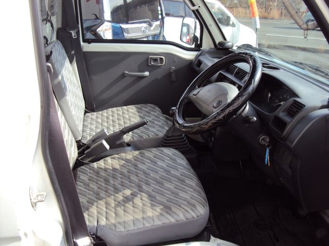 DAIHATSU HIJET TRUCK 4WD 2004 Image 31