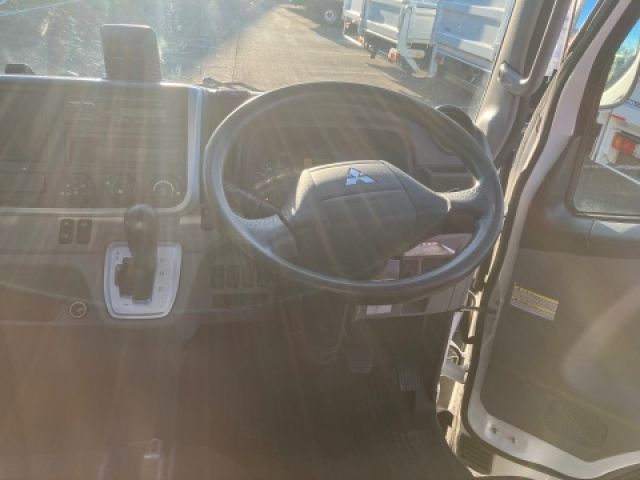 MITSUBISHI CANTER 2019 Image 31