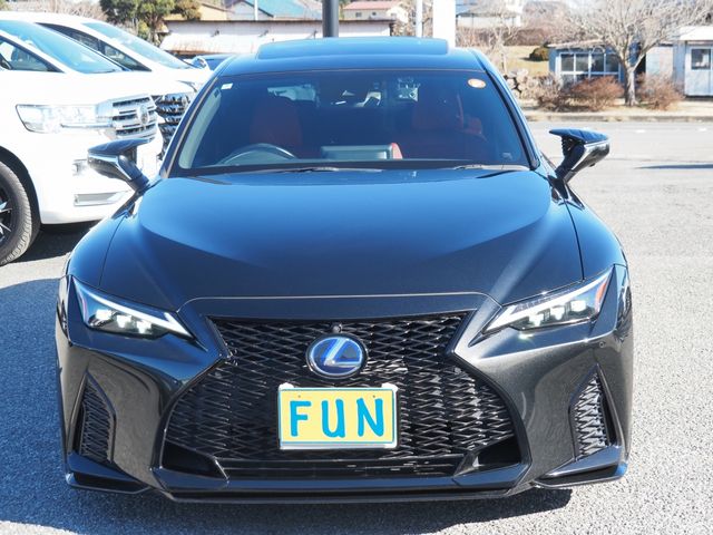TOYOTA LEXUS IS300H 2022 Image 31
