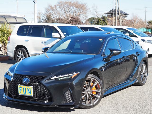 TOYOTA LEXUS IS300H 2022 Image 31