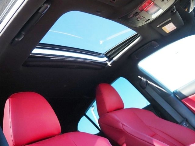 TOYOTA LEXUS IS300H 2022 Image 31