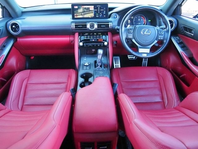 TOYOTA LEXUS IS300H 2022 Image 31